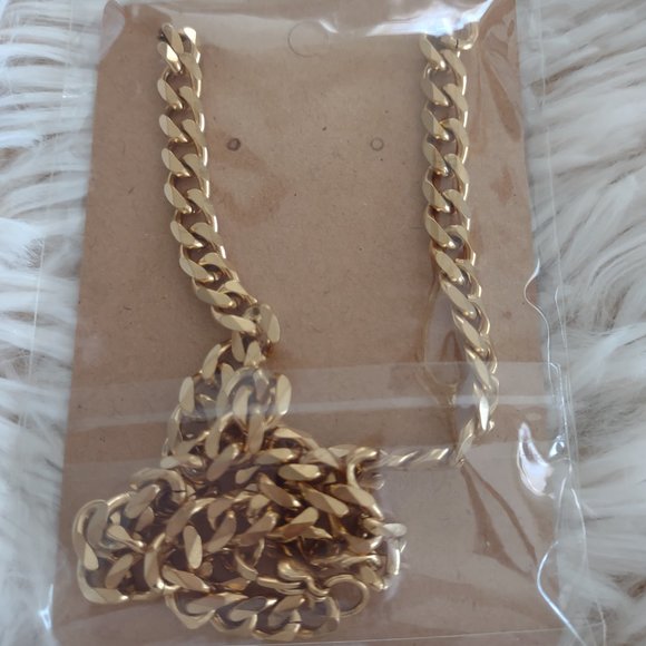 Stylish and Durable: 18K Gold PVD Plated Stainless Steel Necklace - Waterproof - Picture 2 of 4